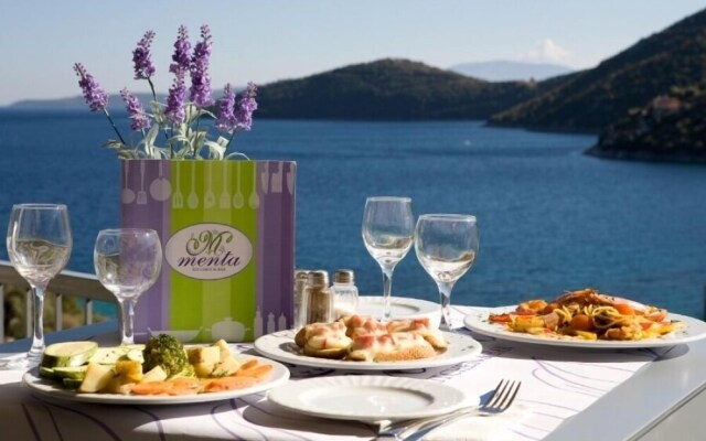 Poros Beach Camping Bungalows