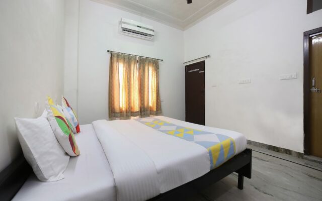 OYO Home 22635 Modern Villa 3BHK