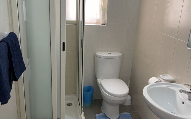 Sunset Modern Apt - Near Beach, Wifi & Cable TV
