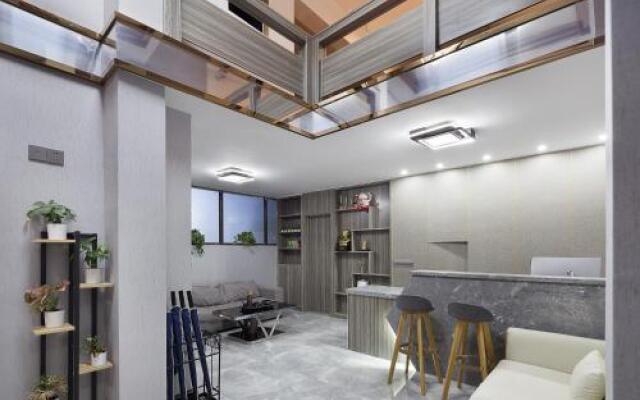 Xin Yue Zhi Lv Hotel