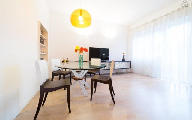 Large Flat With Garden and car Parking