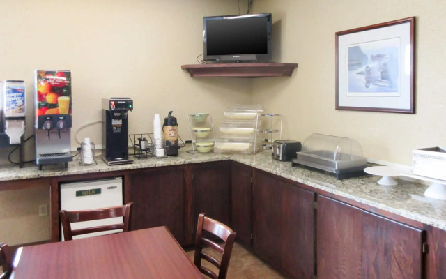 Posh Inn & Suites