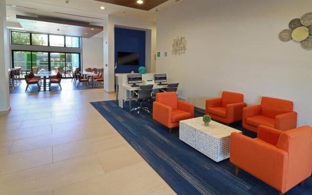 Holiday Inn Express And Suites Ensenada Centro by IHG