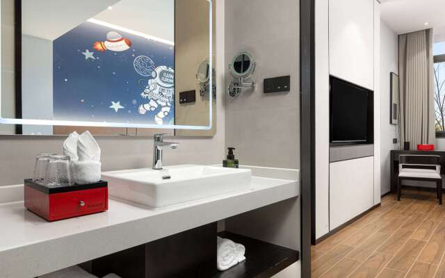 Ramada BY Wyndham Xishuangbanna Jinghong