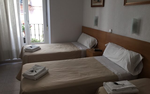 Hostal R. Lido