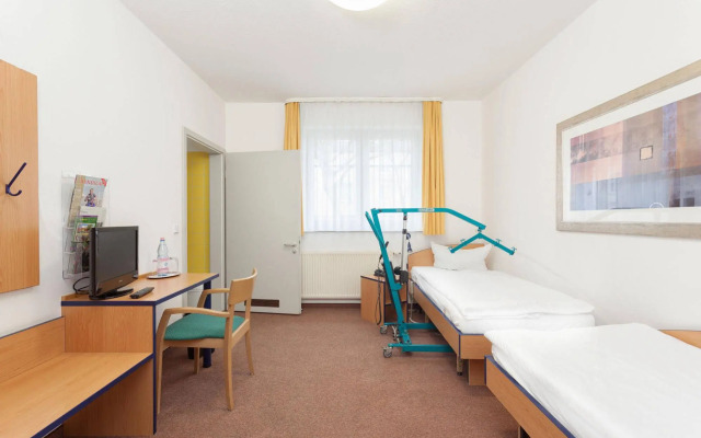 Hotel Mit-Mensch
