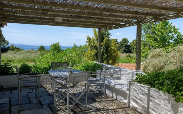 Skiathos Holidays Three-bedroom Villa