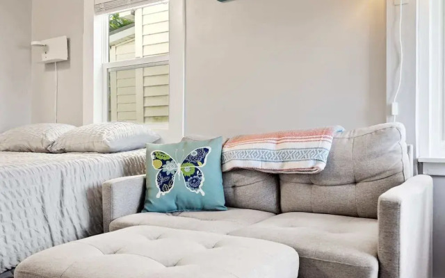 Just Beachy Charming Studio!