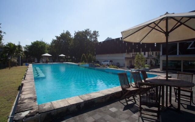 RedDoorz Plus @ HR Muhammad