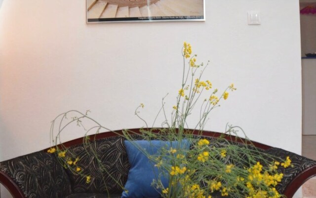 El Almendro y la Montaña