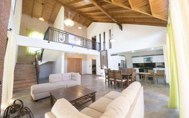 Vista del Campo Country Club & Villas