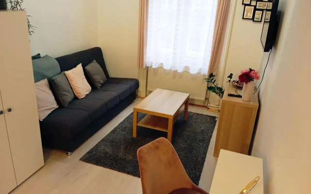 Cozy studio in central Budapest near ruined bars