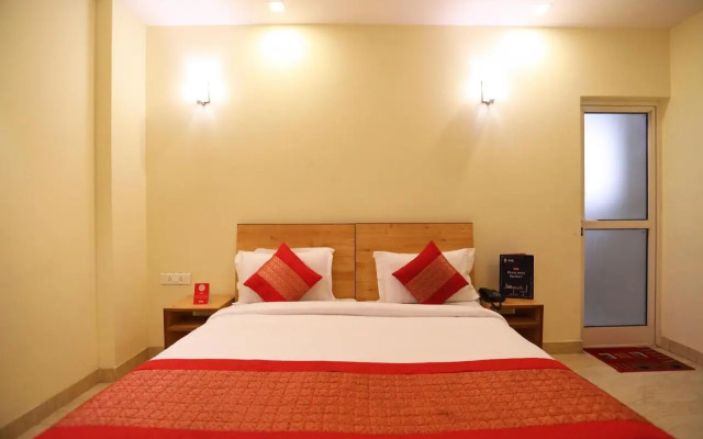OYO 10889 Hotel Green Residency