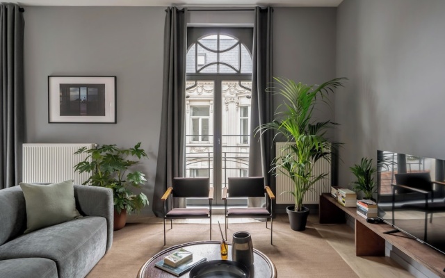 A Place - Schuttershofstraat 5