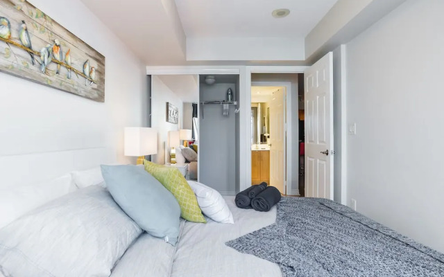 AOC Suites - Heart of Downtown  Condo