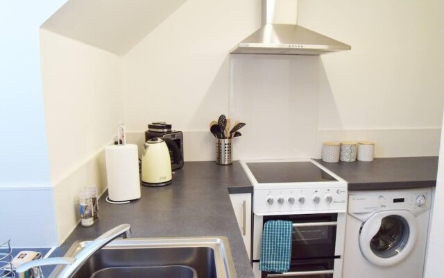 Self-contained 1-bed Apartment in Kirriemuir