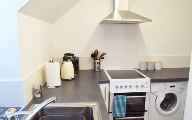 Cosy Kirriemuir Flat - Pet Friendly Retreat