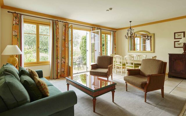 Отель Marriott Village d'Ile-de-France