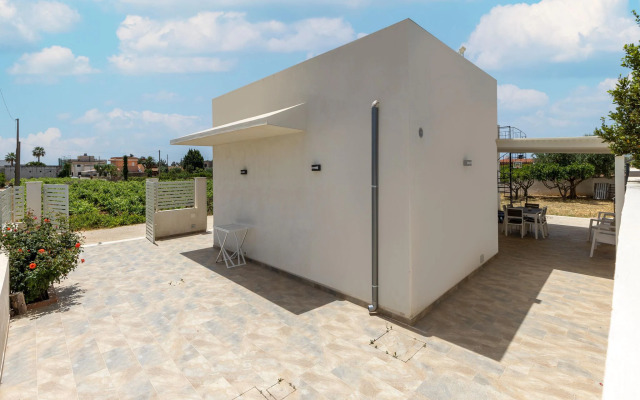 Detached villa with air conditioning