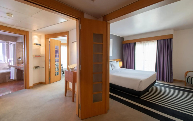 SANA Sesimbra Hotel
