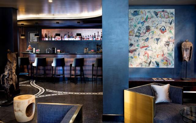 The One Alma Paris