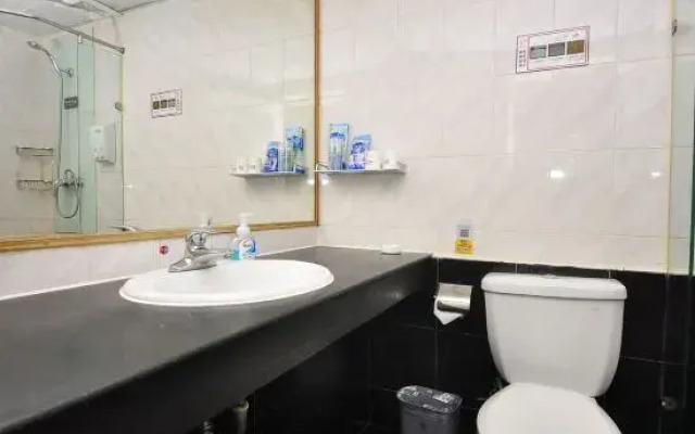 Grace Inn (Shandong University Baihua Park Jinan Donghuan International Plaza)