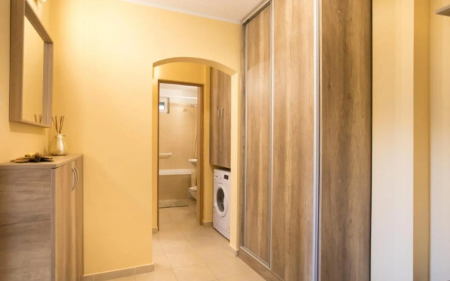 Golden Apartment Baneasa