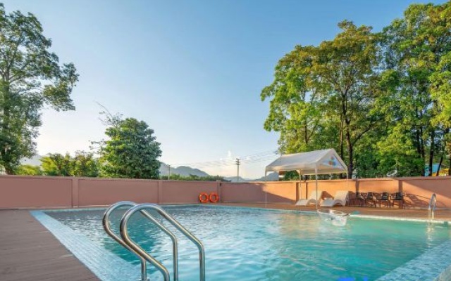 Longmen Nankunshan Night Flame · Fireworks World Lodging – Pool – Huizhou