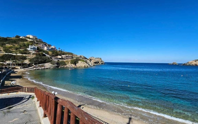 Beachfront cozy studio sea view lygaria