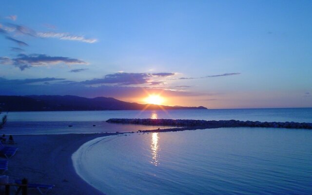 Captain's Cove Beach Resort & Villas