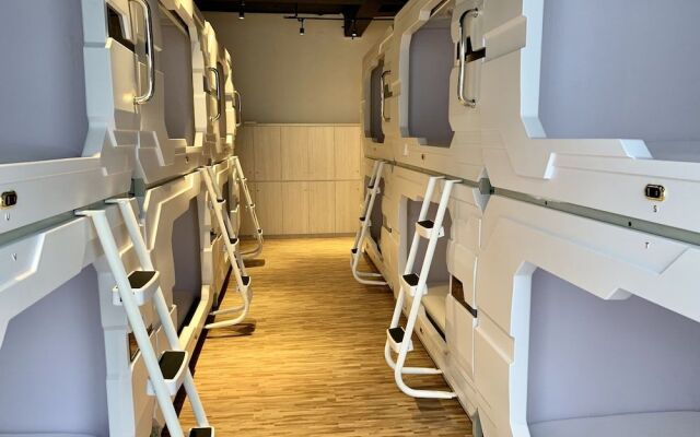 Stay Inn Hostel Jakarta - Adults only