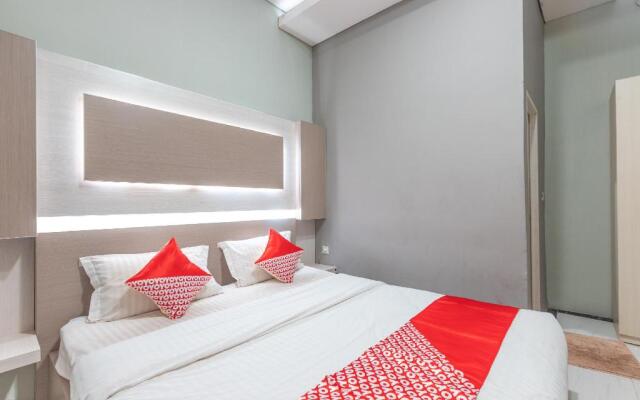 OYO 2248 Yayah Rooms Syariah