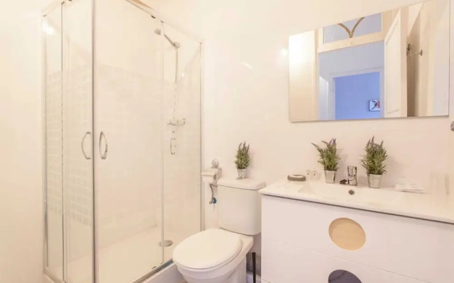 Remarkable 3 Bedroom Apartment in L'eixample