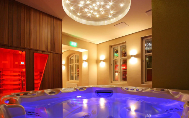 Ipoly Residence - Executive Hotel Suites