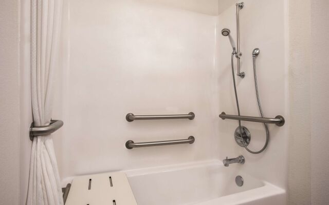 Country Inn & Suites by Radisson, Cottage Grove, MN