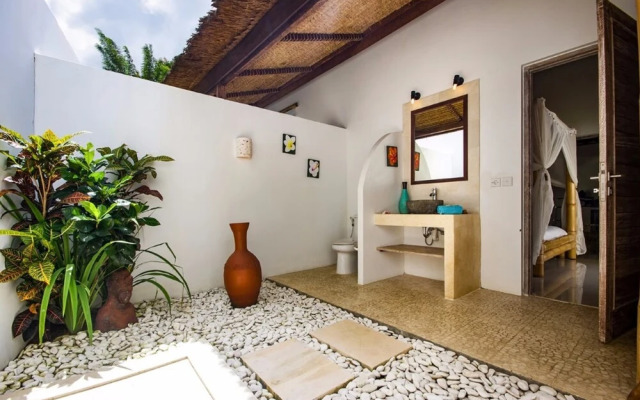 Charming Private Villa With Large Garden, 2 BR, Uluwatu