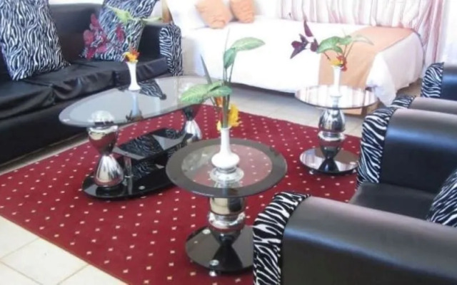 Maya Hotel - фото 2