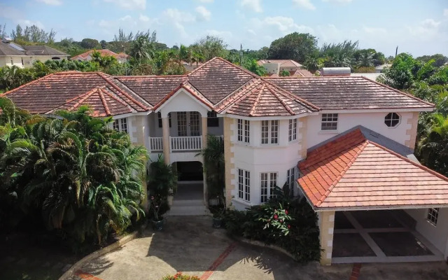 Marzalea 3 bd Villa by Zenbreak