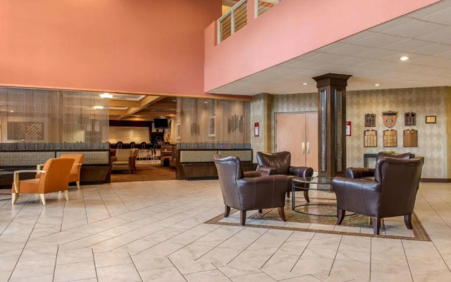 Crowne Plaza Cincinnati-Blue Ash Hotel