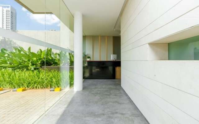 RedDoorz Plus near Perbanas