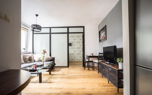 oompH Warsaw Central Deluxe Apartment