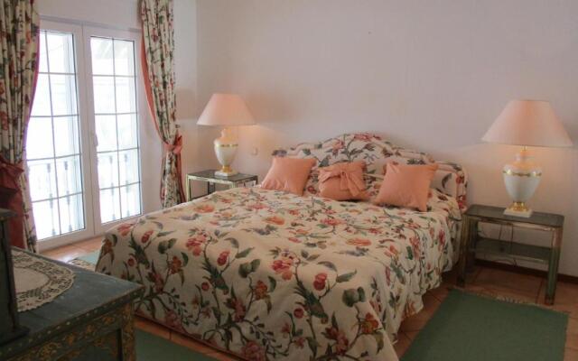 1. Meeresline Villa mit privat Pool