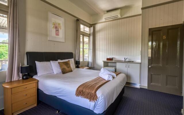 Yandina Hotel