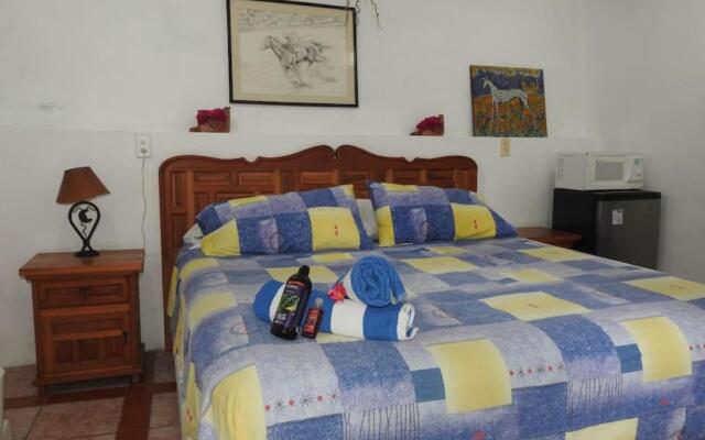 Habitación independiente a pie del lago con AC