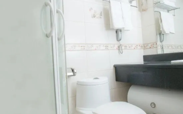 Huayuan Hotel – Bathroom – Hulunbuir