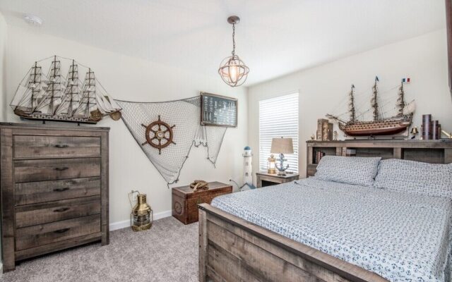 6 Bed 5 Ba Villa with Pool, Spa & Lake View