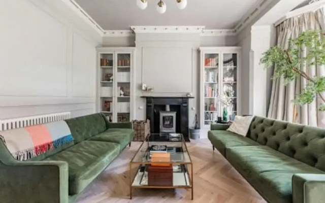 Host Stay Bressingham Lodge