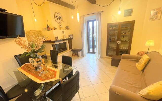 "elegant Apt - Spoleto A1 - Train Station 2 kms - Sleeps 6"