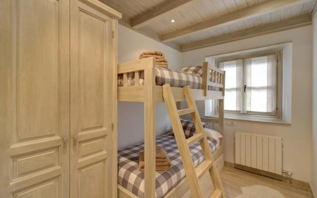 Varrados by Totiaran