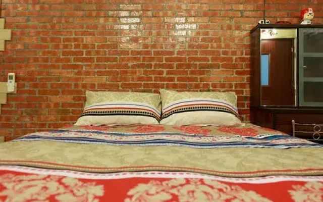 Roaming Ancient Bed and Breakfast